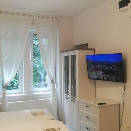 Beliz2 Ac New Cozy In The Center Budapest